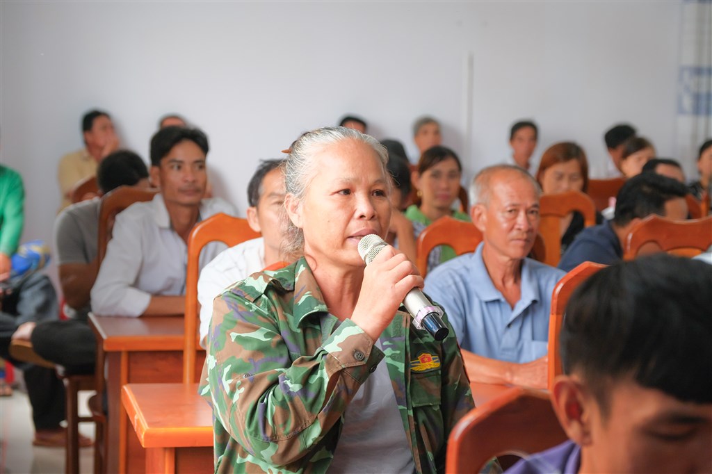 Người dân tham gia đóng góp ý kiến tăng cường công tác bảo vệ động vật hoang dã